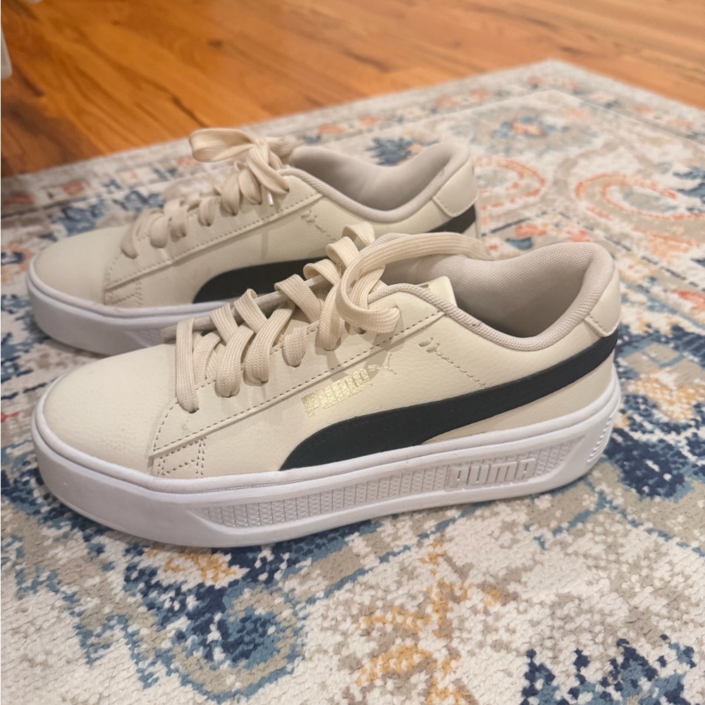 Puma Women’s Cream Sneakers with Black Formstripe